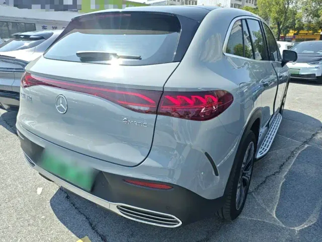 Mercedes-Benz EQE SUV — Фото автомобиля 6