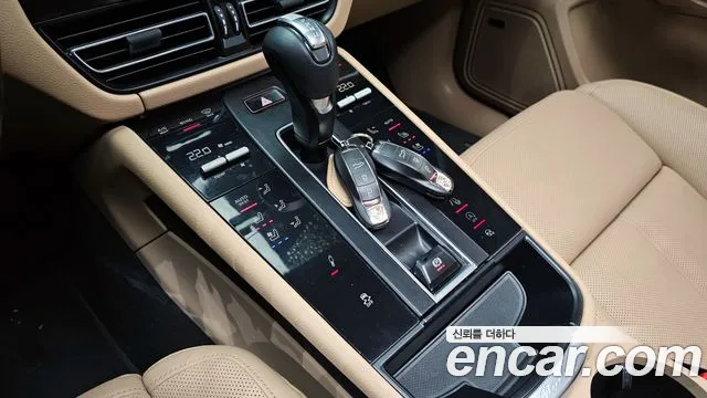 Porsche Macan — Фото автомобиля 9