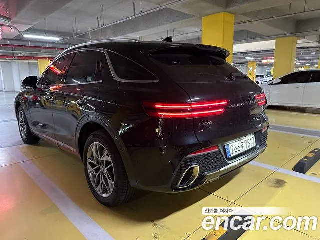 Genesis GV70 — Фото автомобиля 4