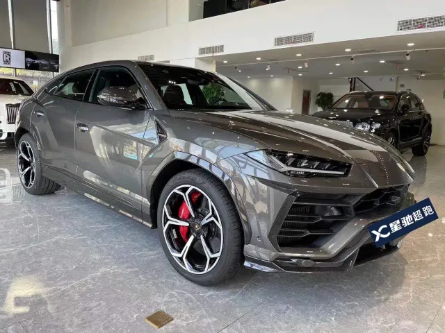 Lamborghini Urus — Фото автомобиля 2