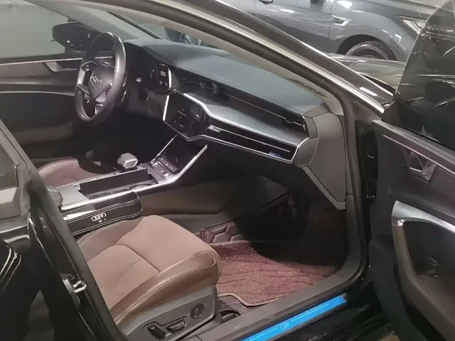 Audi A7L — Фото автомобиля 3