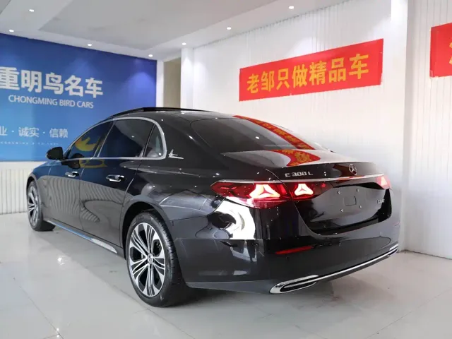 Mercedes-Benz E-Class — Фото автомобиля 3
