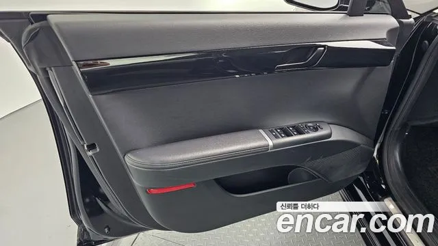 Hyundai Grandeur Grandeur (GN7) 2.5 Бензин 2WD — Фото автомобиля 24