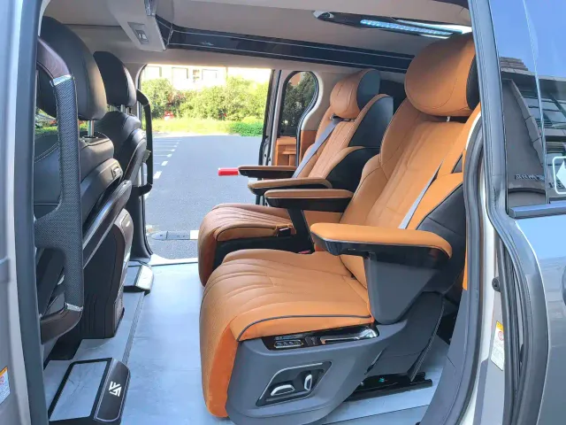 Toyota Sienna — Фото автомобиля 9