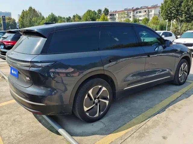 Nio ES8 — Фото автомобиля 3