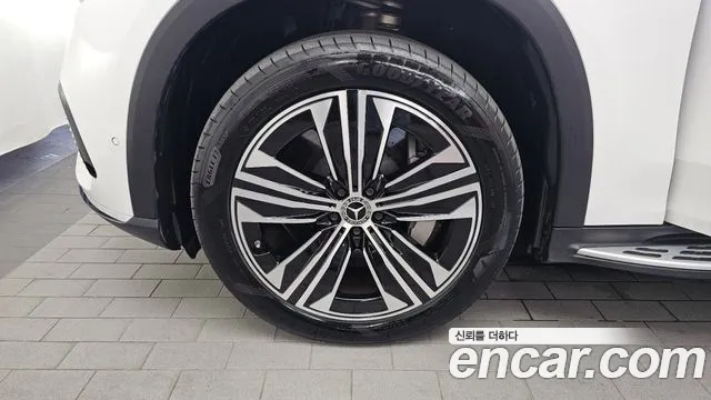 Mercedes-Benz EQS — Фото автомобиля 4