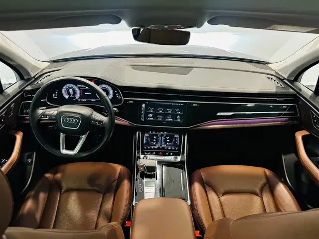 Audi Q7 — Фото автомобиля 7