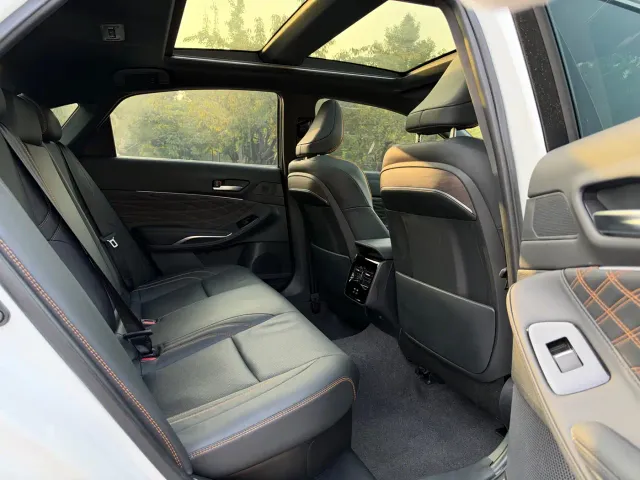 Toyota Avalon — Фото автомобиля 18