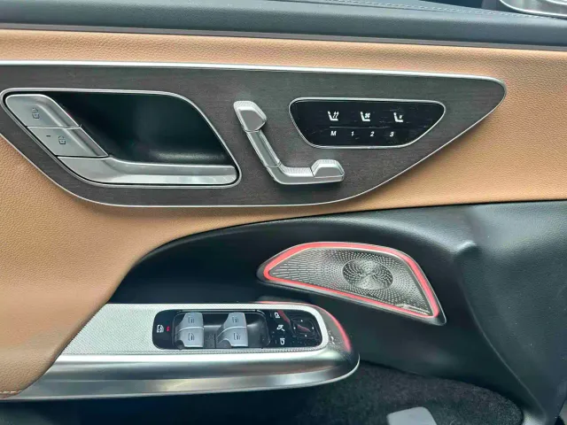Mercedes-Benz E-Class — Фото автомобиля 6