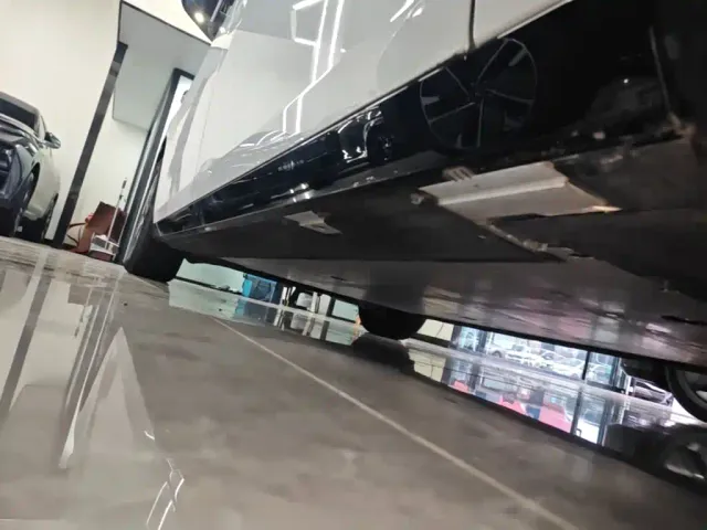 Li Auto MEGA — Фото автомобиля 21