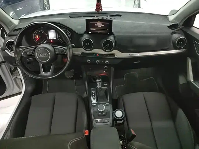 Audi Q2L — Фото автомобиля 9