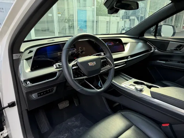 Cadillac XT5 — Фото автомобиля 5