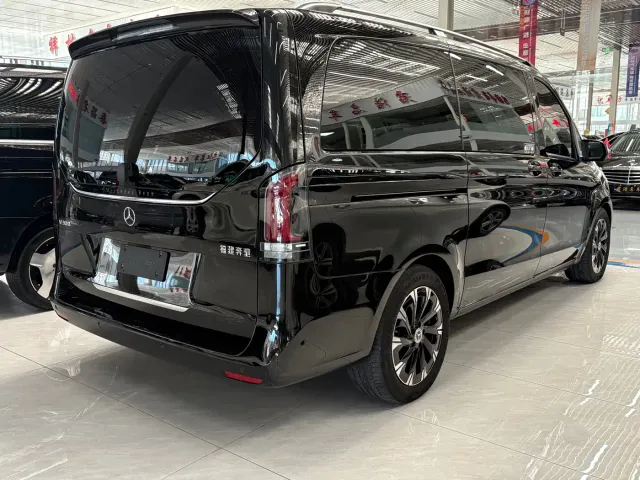 Mercedes-Benz V-Class — Фото автомобиля 14