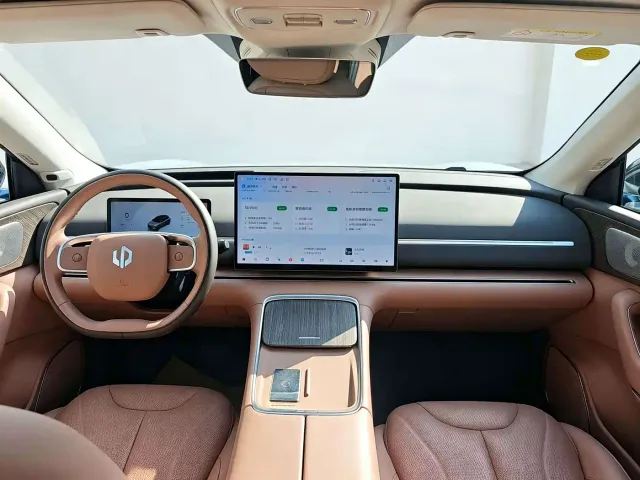 Leapmotor C11 — Фото автомобиля 6
