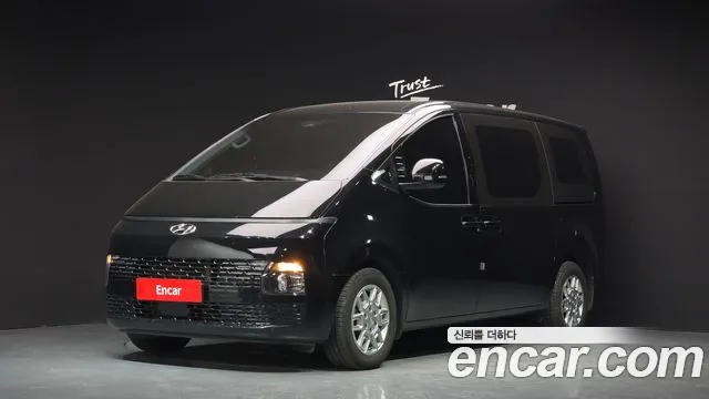 Фотография автомобиля — Hyundai Staria