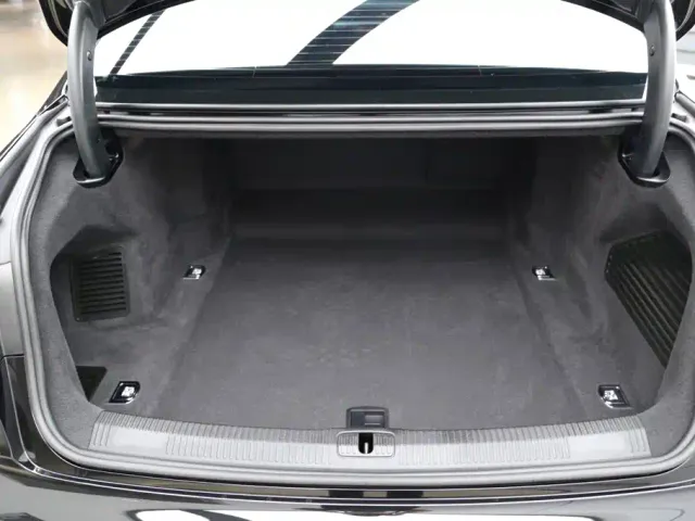 Audi A8 — Фото автомобиля 28