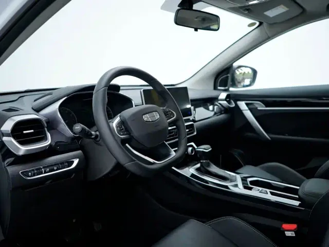 Geely Binyue — Фото автомобиля 15