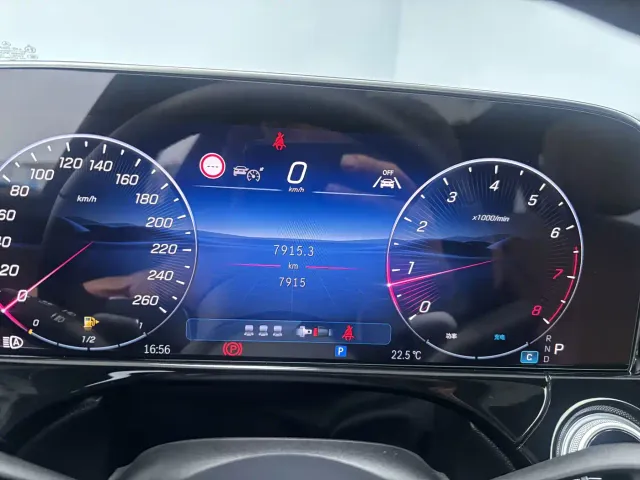 Mercedes-Benz E-Class — Фото автомобиля 15