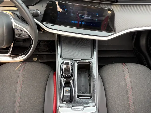 Dongfeng Yixuan MAX — Фото автомобиля 19