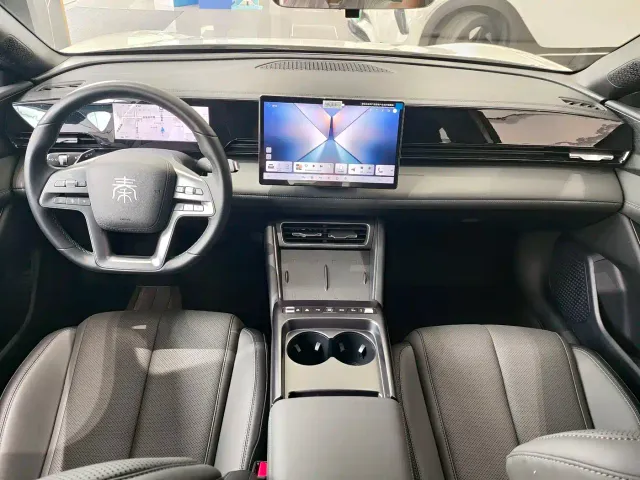 BYD Qin L — Фото автомобиля 23