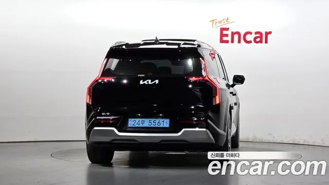 Kia EV9 — Фото автомобиля 4