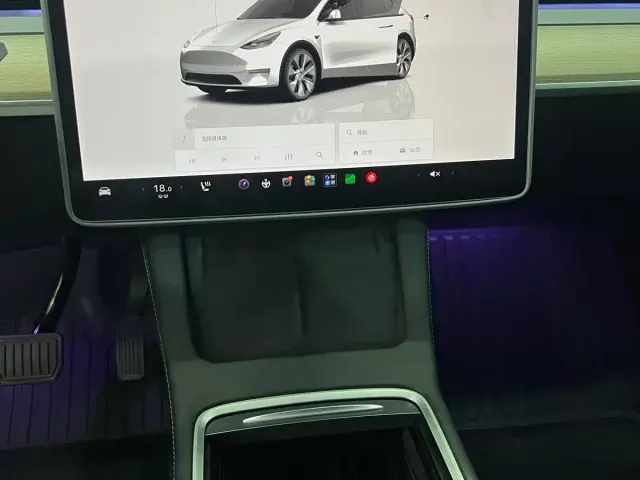 Tesla Model Y — Фото автомобиля 14