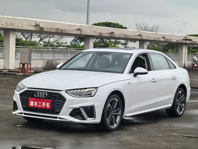 Фотография автомобиля — Audi A4L