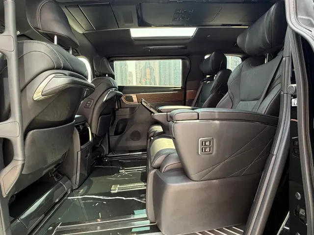 Toyota Alphard — Фото автомобиля 12