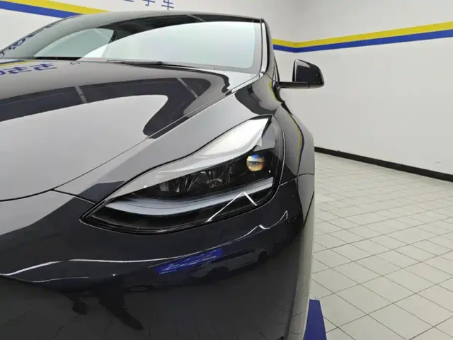 Tesla Model Y — Фото автомобиля 5