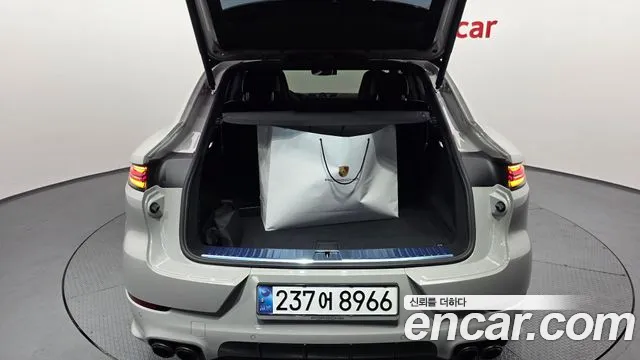 Porsche Cayenne — Фото автомобиля 19