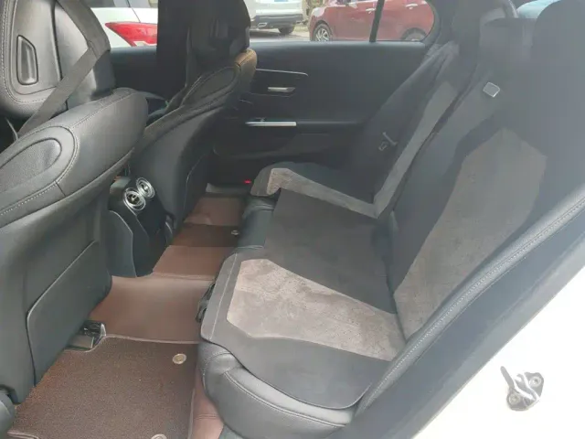 Mercedes-Benz C-Class — Фото автомобиля 18