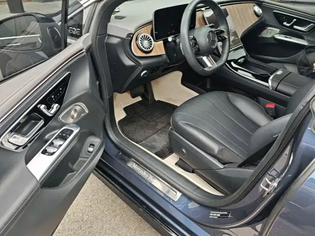 Mercedes-Benz EQE — Фото автомобиля 15