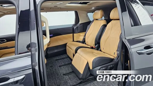 Kia Carnival Generation 4 — Фото автомобиля 12