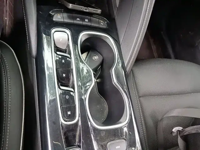 Buick Envision Plus — Фото автомобиля 13