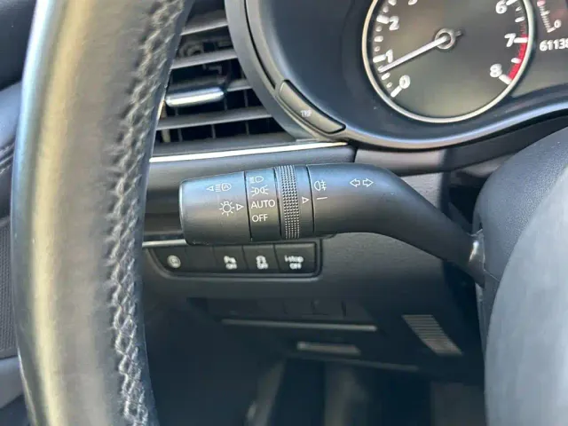 Mazda Axela — Фото автомобиля 24