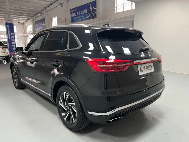 Hongqi HS5 — Фото автомобиля 6