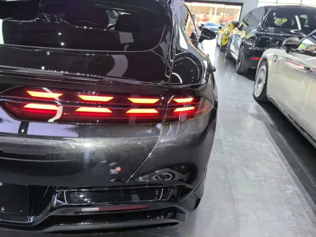Denza Z9GT — Фото автомобиля 7