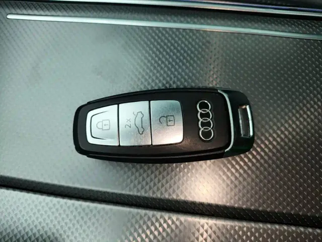 Audi A6L — Фото автомобиля 8