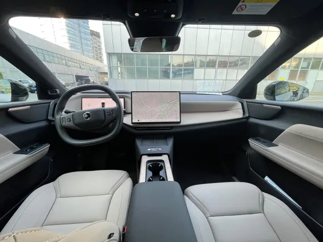 Volvo XC70 Plug-in Hybrid — Фото автомобиля 12