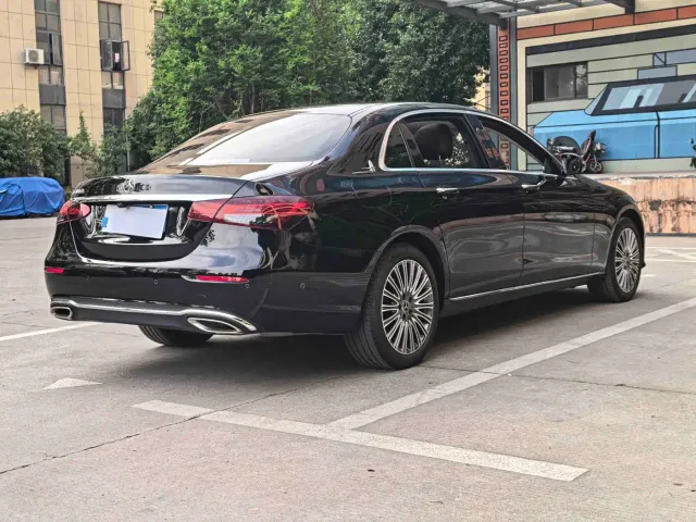 Mercedes-Benz E-Class — Фото автомобиля 7