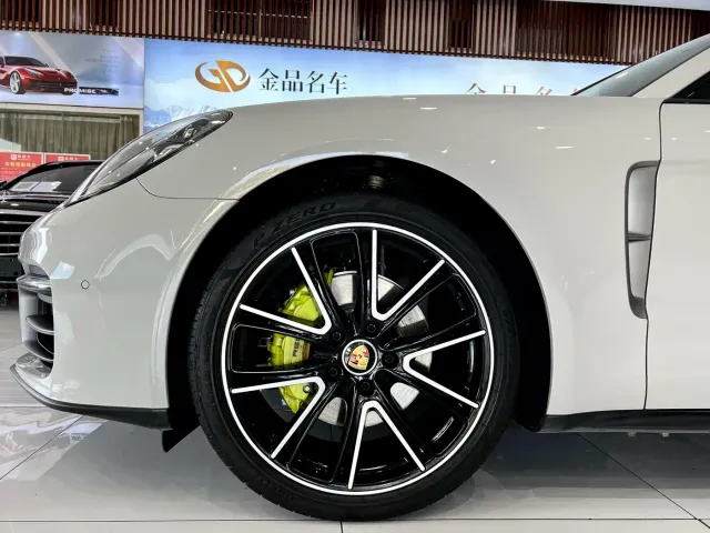 Porsche Panamera — Фото автомобиля 25
