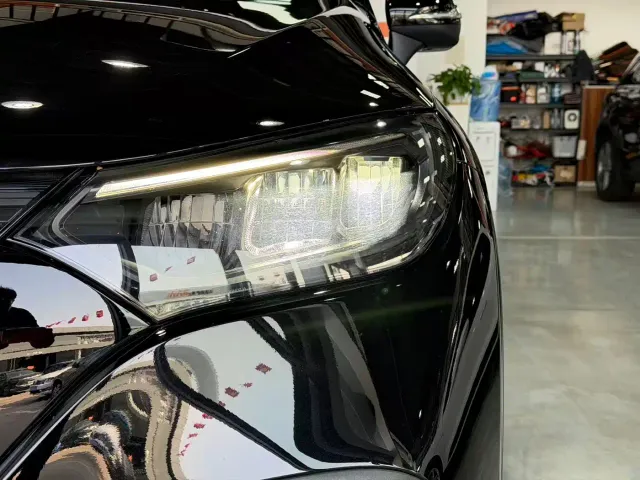 Mercedes-Benz EQE SUV — Фото автомобиля 3