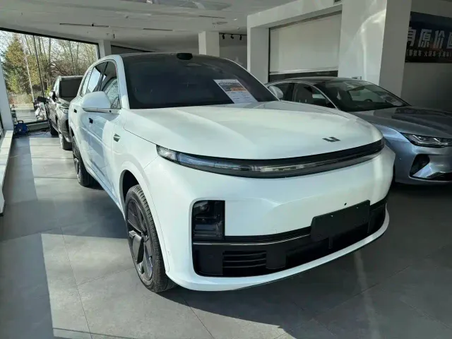 Li Auto L7 — Фото автомобиля 3