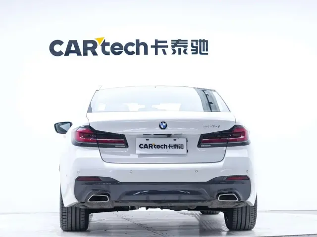 BMW 5 Series — Фото автомобиля 3