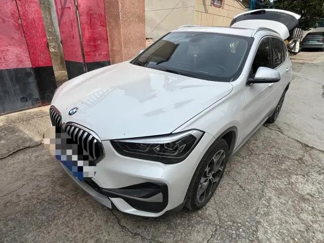 Фотография автомобиля — BMW X1