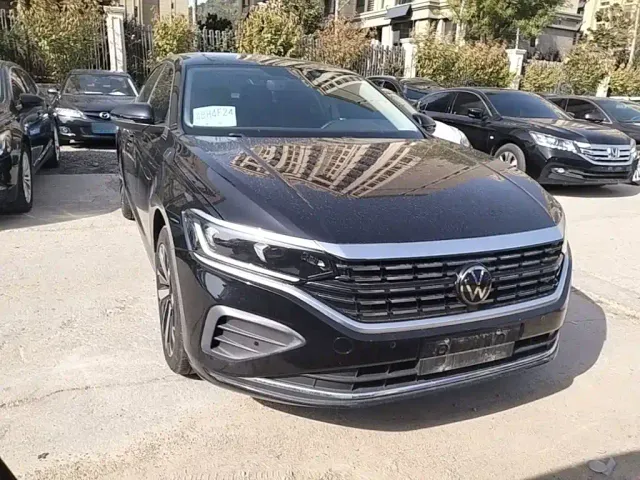 Volkswagen Passat — Фото автомобиля 3