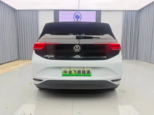 Volkswagen ID.3 — Фото автомобиля 5