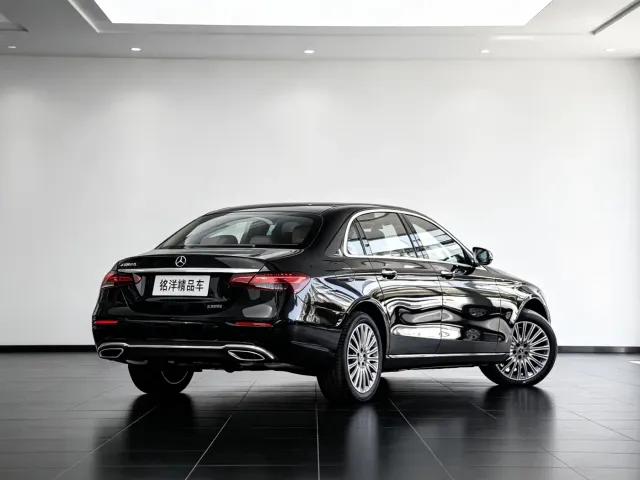 Mercedes-Benz E-Class — Фото автомобиля 5