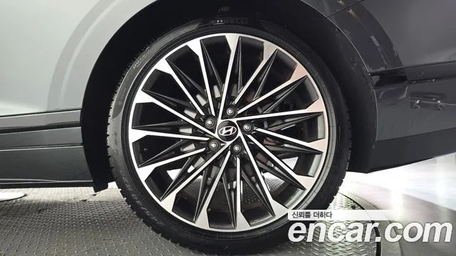 Hyundai Grandeur GN7 — Фото автомобиля 6
