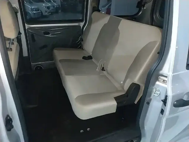 Wuling Hongguang V — Фото автомобиля 16